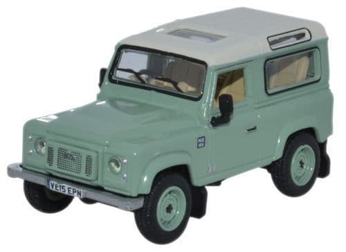 Oxford 76LRDF007HE Land Rover Defender 90 SW - Grasmere Green