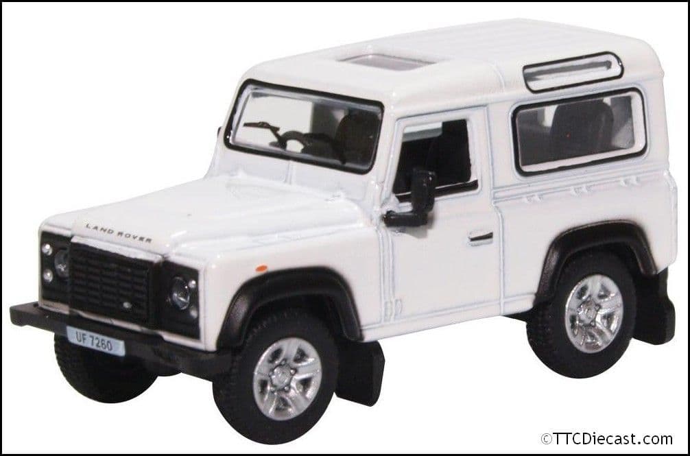 Oxford 76LRDF012 Land Rover Defender 90 Station Wagon White