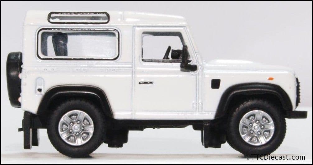 Oxford 76LRDF012 Land Rover Defender 90 Station Wagon White