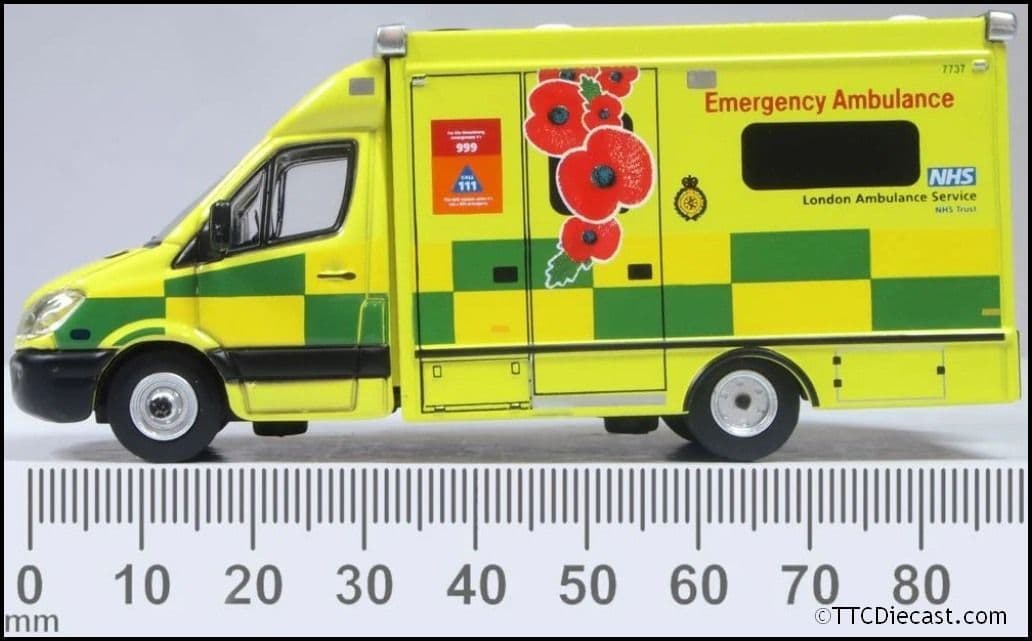Oxford 76MA007 Mercedes Ambulance London Ambulance Service &#x28;Remembrance Day&#x29; *LAST FEW*