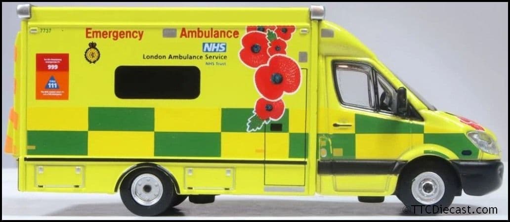Oxford 76MA007 Mercedes Ambulance London Ambulance Service &#x28;Remembrance Day&#x29; *LAST FEW*