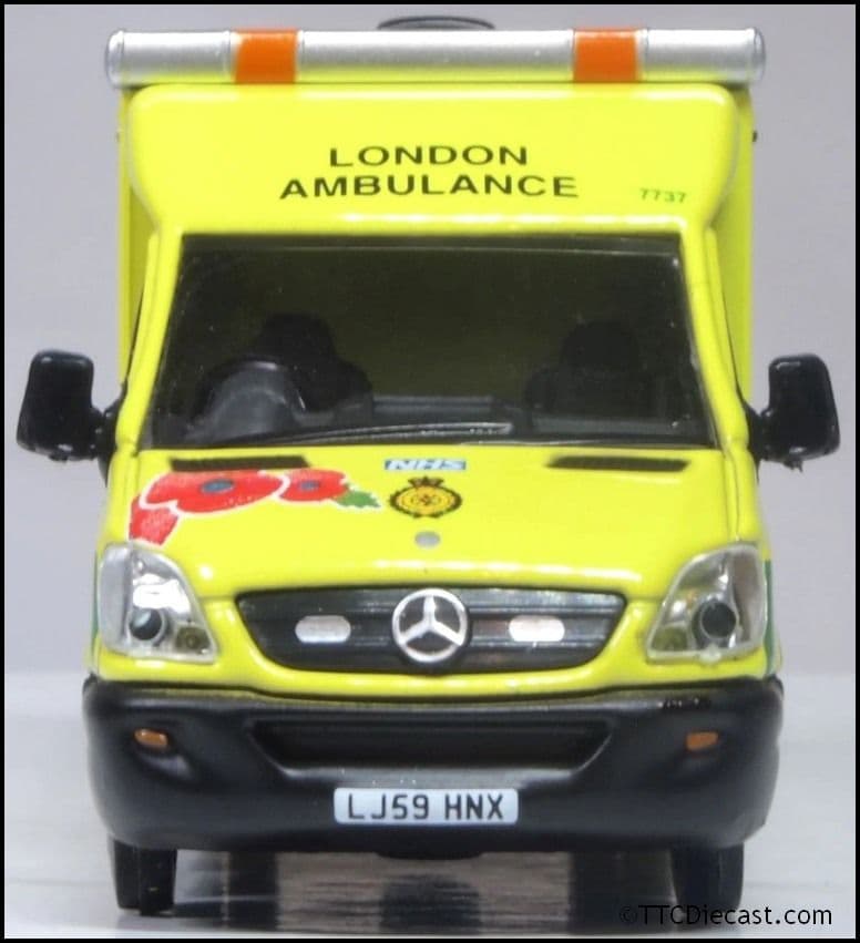 Oxford 76MA007 Mercedes Ambulance London Ambulance Service &#x28;Remembrance Day&#x29; *LAST FEW*