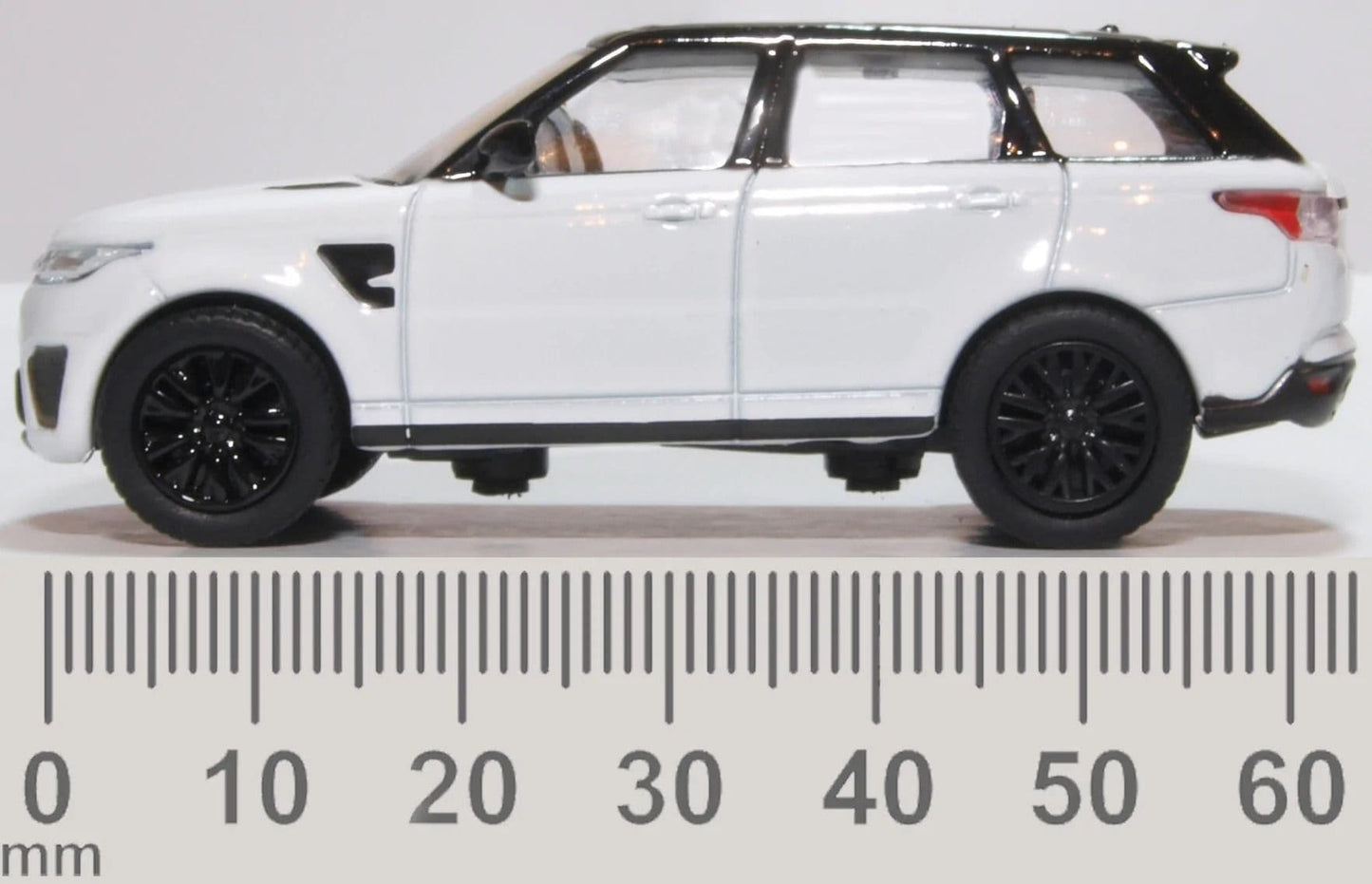 Oxford 76RRS004 Range Rover Sport SVR Fuji White - 1/76 Scale