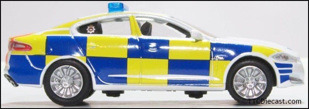 Oxford 76XF008 Jaguar XF Surrey Police, 1/76 Scale *LAST ONE*