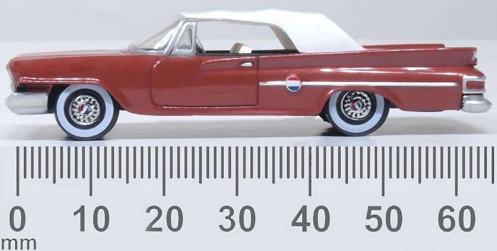 Oxford 87CC61004 Chrysler 300 Convertible 1961 (Closed) Cinnamon/White - 1/87 Scale