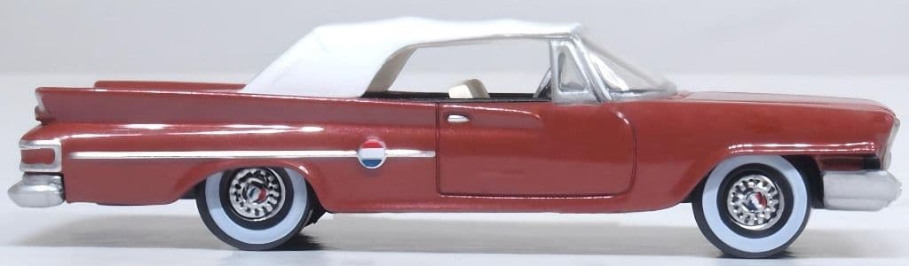 Oxford 87CC61004 Chrysler 300 Convertible 1961 (Closed) Cinnamon/White - 1/87 Scale