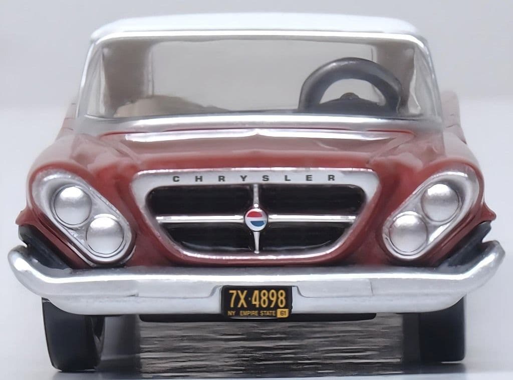 Oxford 87CC61004 Chrysler 300 Convertible 1961 (Closed) Cinnamon/White - 1/87 Scale