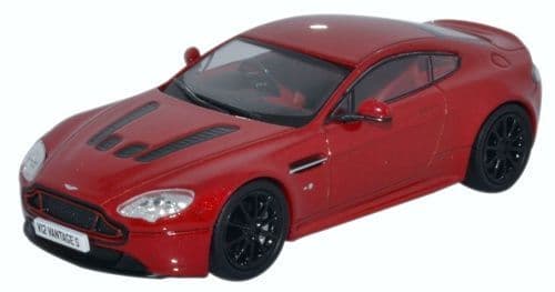 Oxford AMVT001 Aston Martin V12 Vantage S Volcano Red - 1/43 Scale