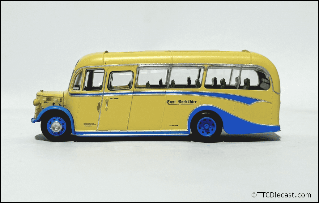 Rapido 920012 Bedford OB Duple Vista, East Yorkshire, TTCDIECAST EXCLUSIVE, 1:76 Scale