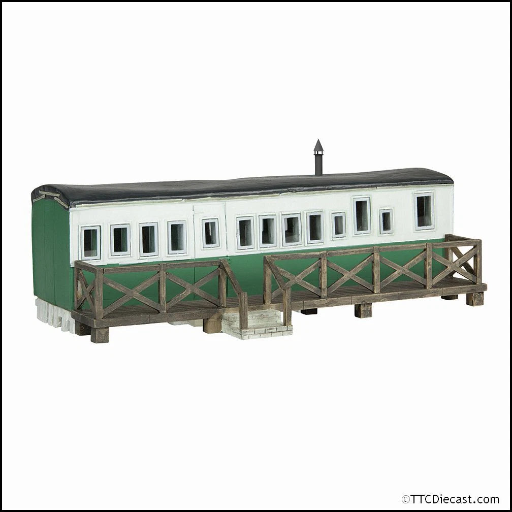 Scenecraft 44-0150G Holiday Coach Green and White, OO Gauge