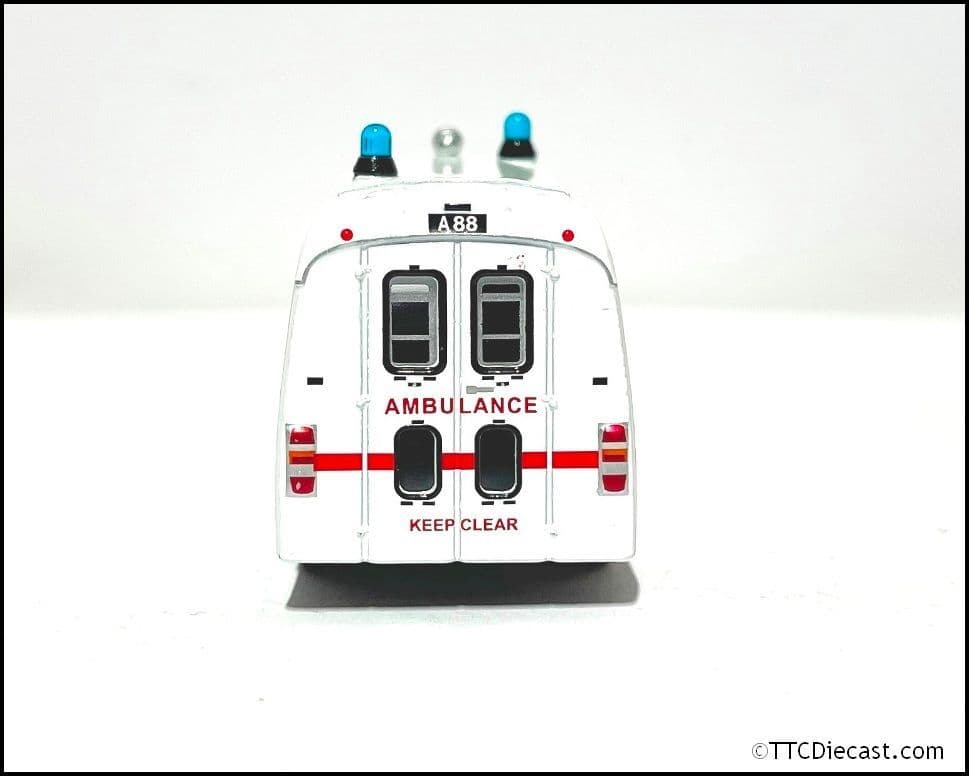 Tiny ATC65424 Ford Transit HKFSD 1980s Ambulance A88 Museum version 1:76 Scale