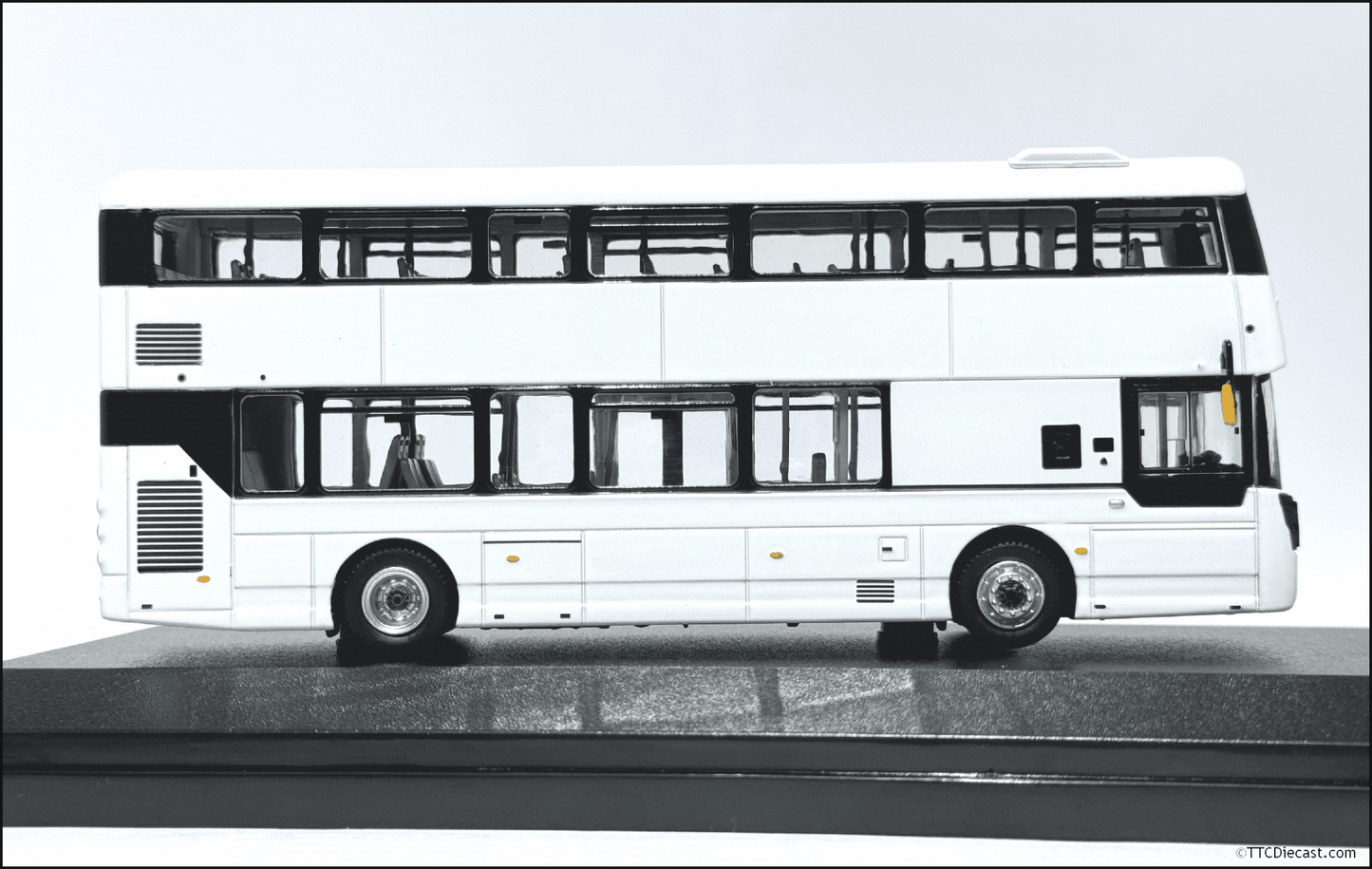 80M W76002 Wright Streetdeck, Dual Door, Plain White TTC EXCLUSIVE - 1:76 Scale