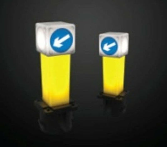 Tiny A64006 Bollard Set Light x 2 USB 1:64 Scale *PRE ORDER £17.09*